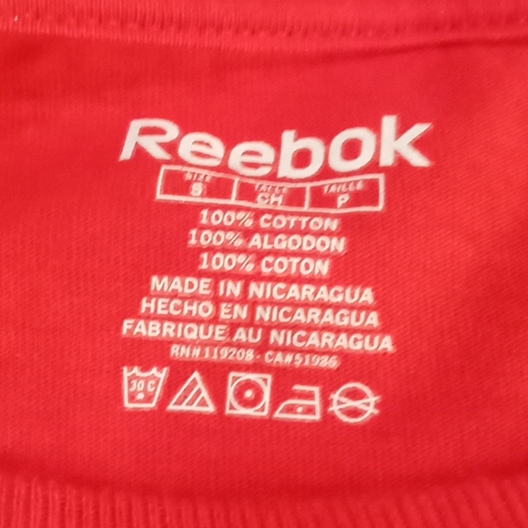 Chicago Blackhawks Hockey Long sleeve Tee Shirt. - Picture 3 of 5